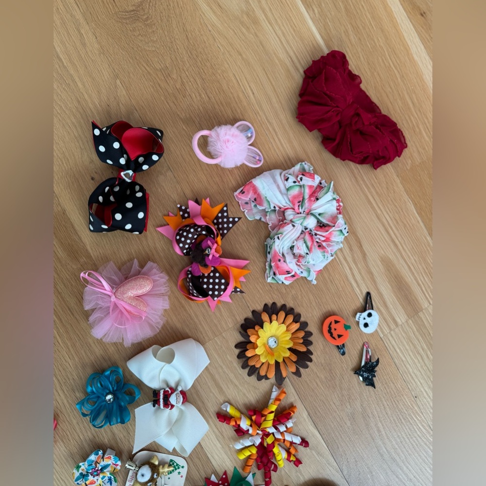 Hair Bows - Picture 2 of 4